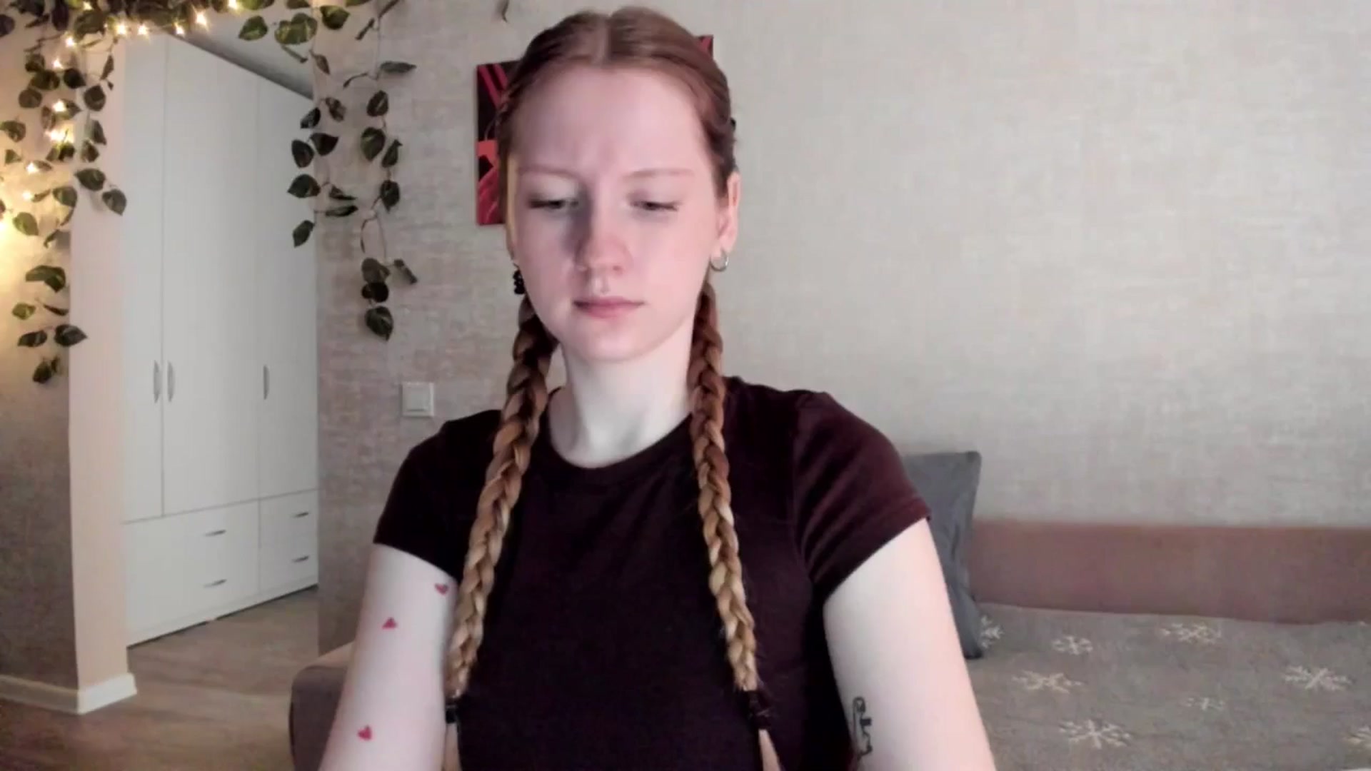 Gallery image thumbnail from girlyAlicey's myfreecams stream on, 03/23/2025, 03:50 image 13 of 20