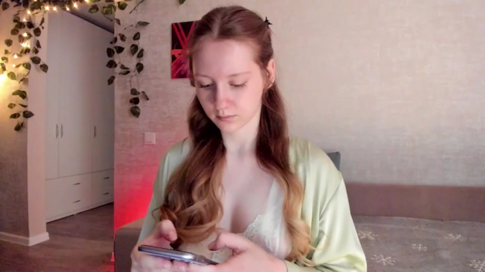 Gallery image thumbnail from girlyAlicey's myfreecams stream on, 03/24/2025, 04:50 image 10 of 20