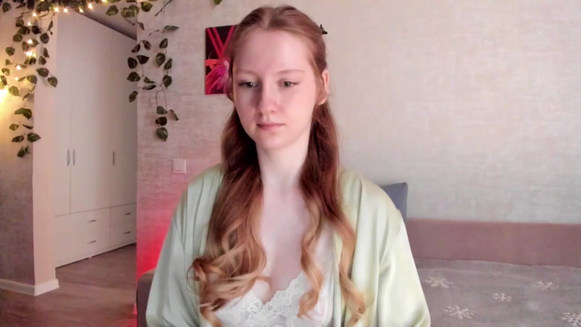 Gallery image thumbnail from girlyAlicey's myfreecams stream on, 03/24/2025, 04:50 image 11 of 20