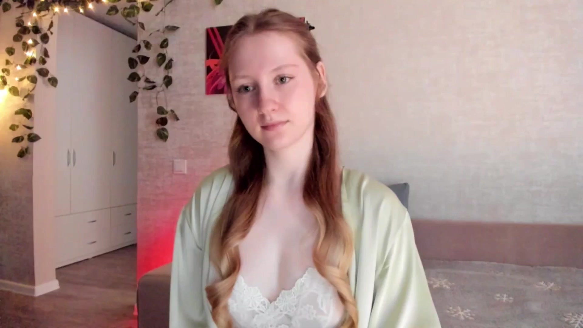 Gallery image thumbnail from girlyAlicey's myfreecams stream on, 03/24/2025, 04:50 image 12 of 20