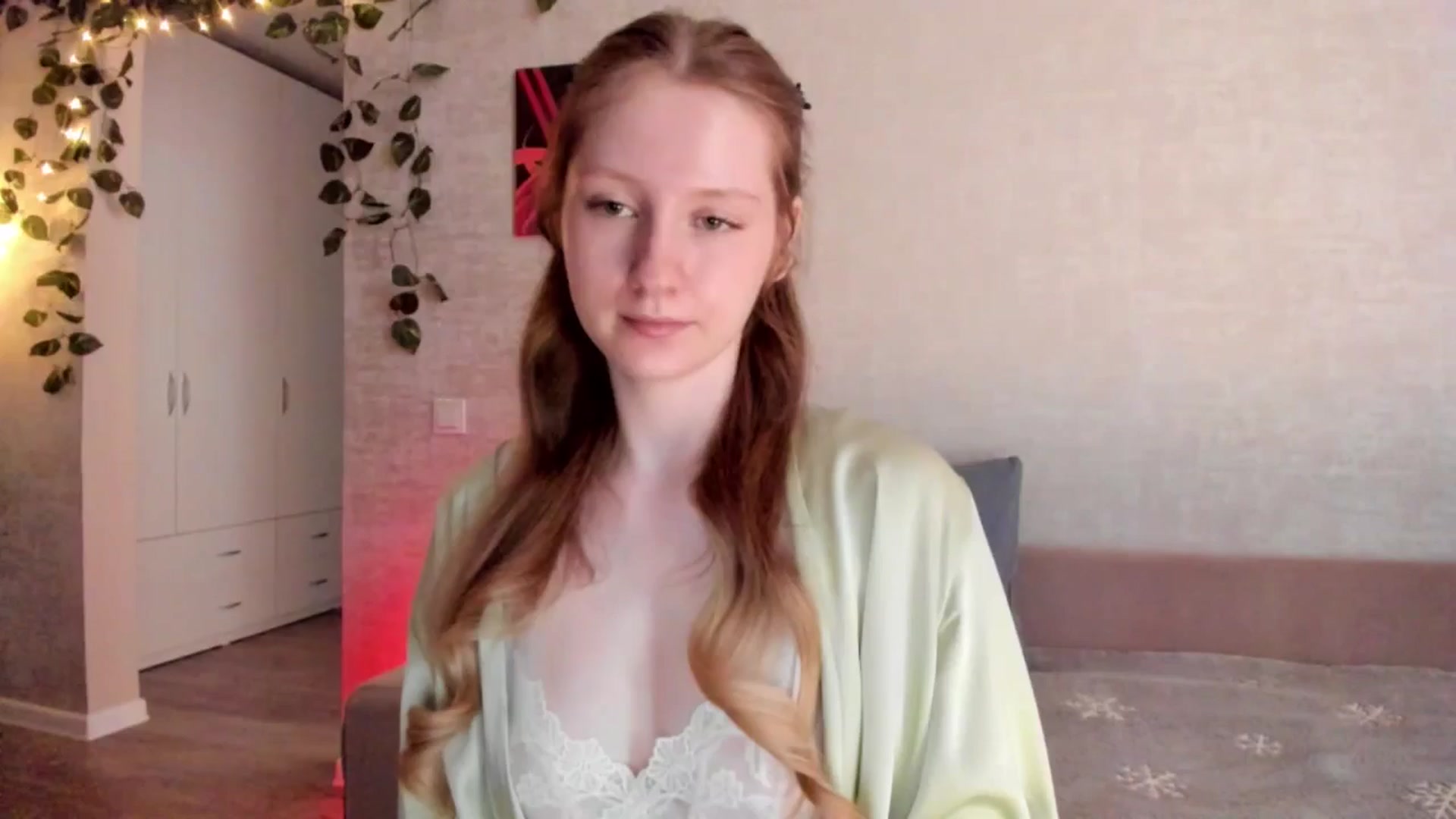Gallery image thumbnail from girlyAlicey's myfreecams stream on, 03/24/2025, 04:50 image 14 of 20