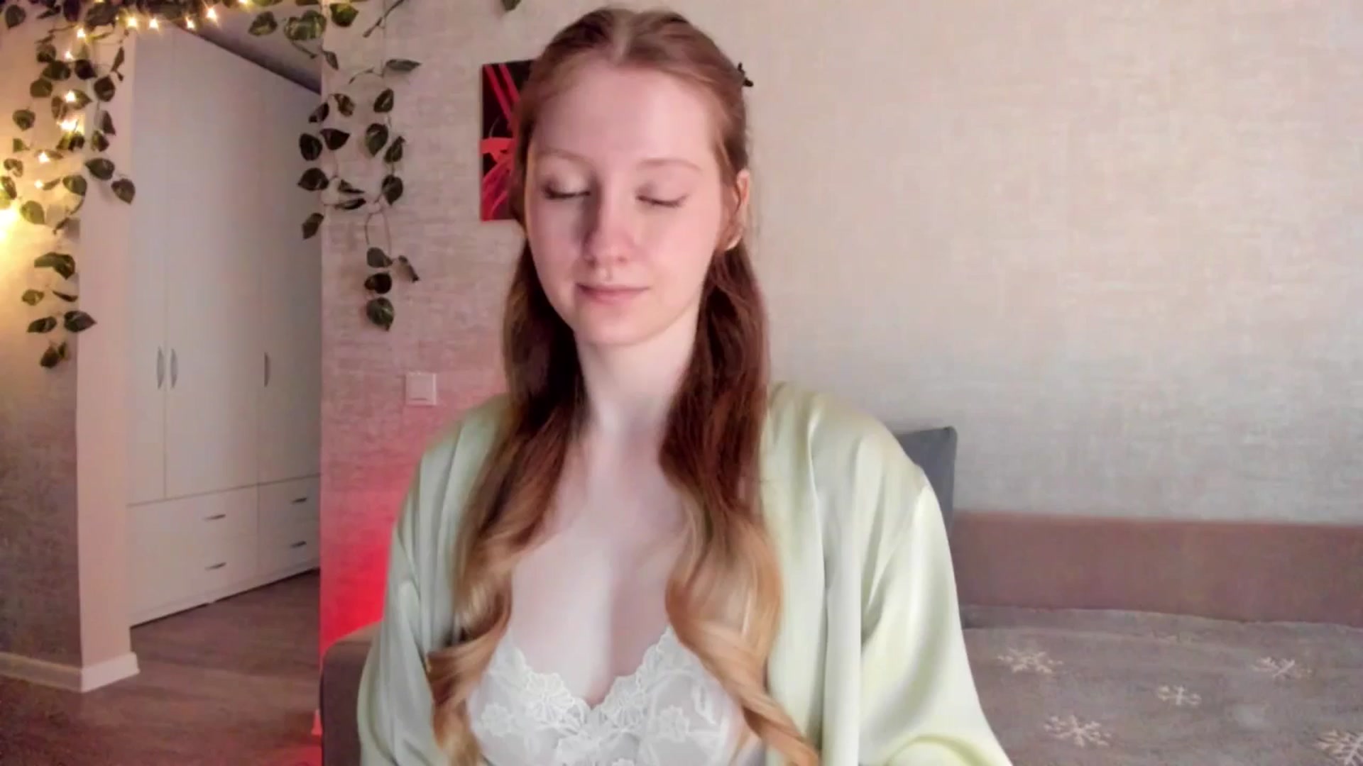 Gallery image thumbnail from girlyAlicey's myfreecams stream on, 03/24/2025, 04:50 image 13 of 20