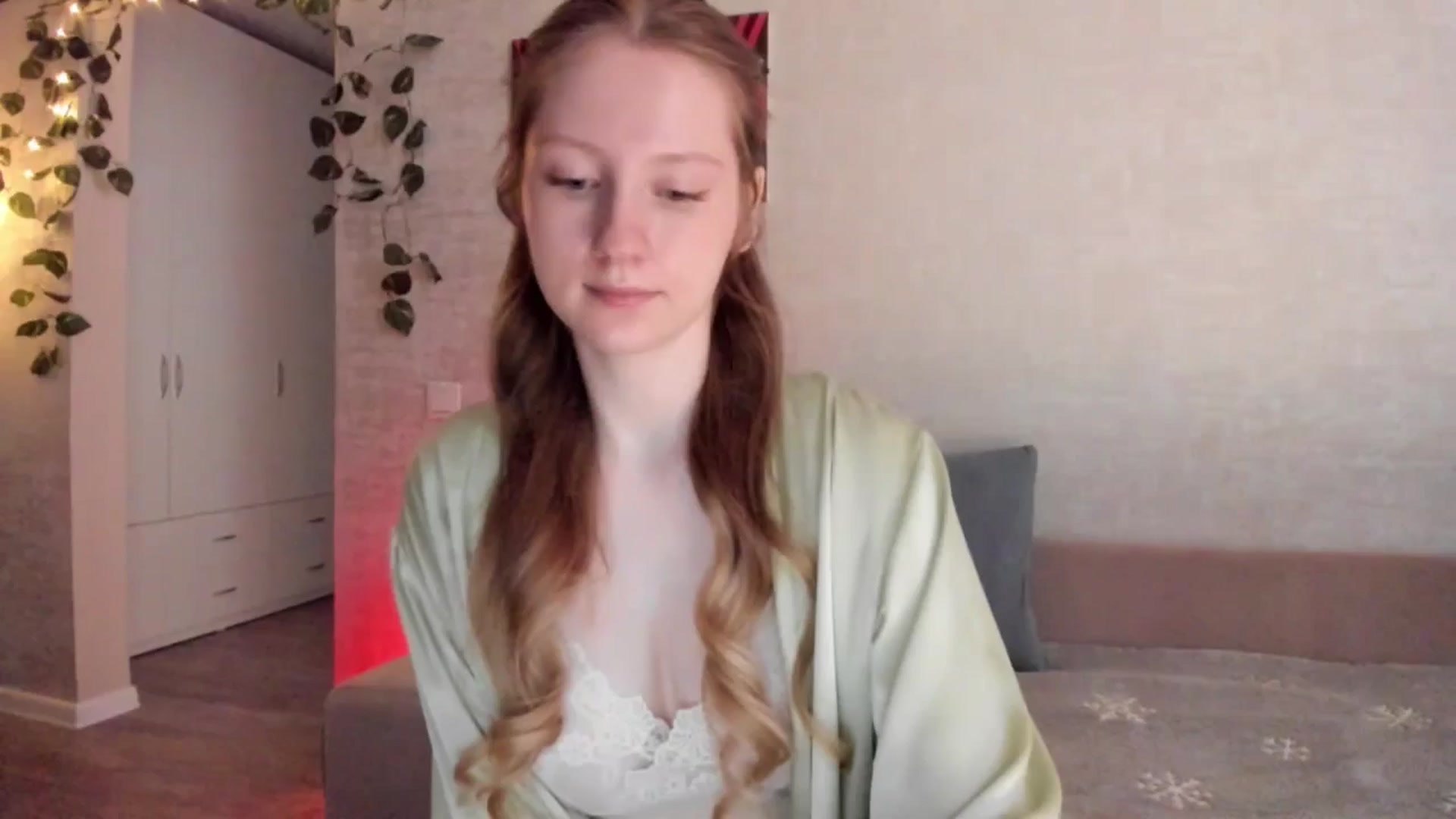 Gallery image thumbnail from girlyAlicey's myfreecams stream on, 03/24/2025, 04:50 image 2 of 20
