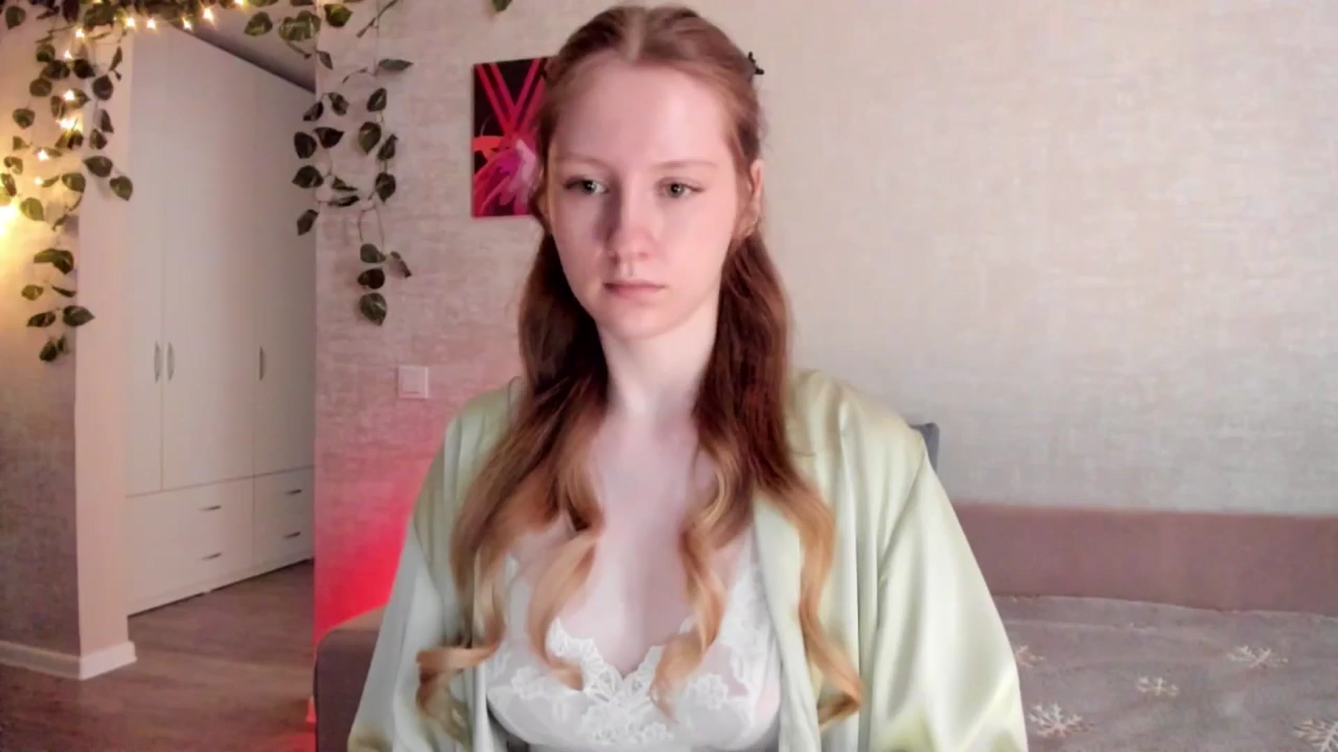 Gallery image thumbnail from girlyAlicey's myfreecams stream on, 03/24/2025, 04:50 image 19 of 20