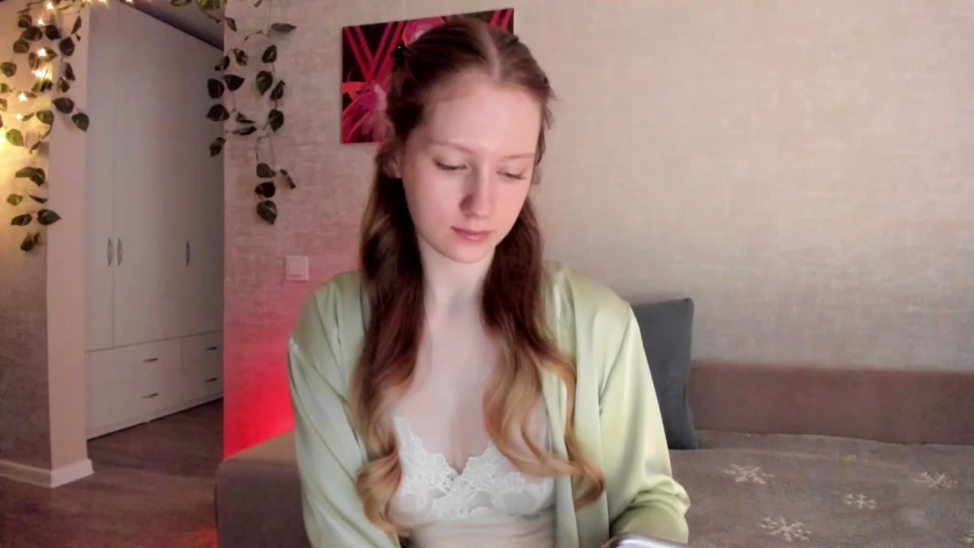 Gallery image thumbnail from girlyAlicey's myfreecams stream on, 03/24/2025, 04:50 image 3 of 20