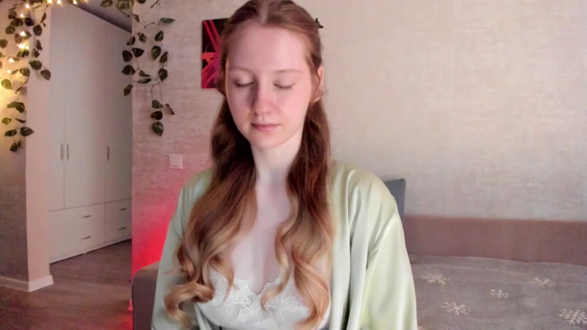 Gallery image thumbnail from girlyAlicey's myfreecams stream on, 03/24/2025, 04:50 image 6 of 20