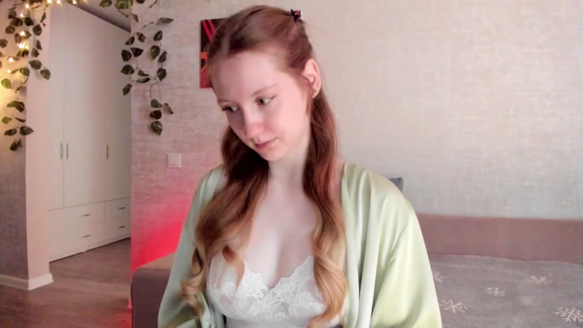 Gallery image thumbnail from girlyAlicey's myfreecams stream on, 03/24/2025, 04:50 image 7 of 20