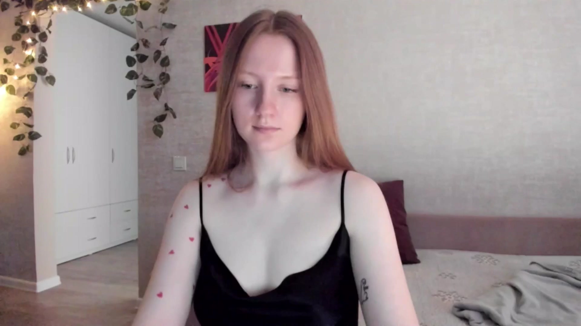 Gallery image thumbnail from girlyAlicey's myfreecams stream on, 03/30/2025, 04:37 image 18 of 20