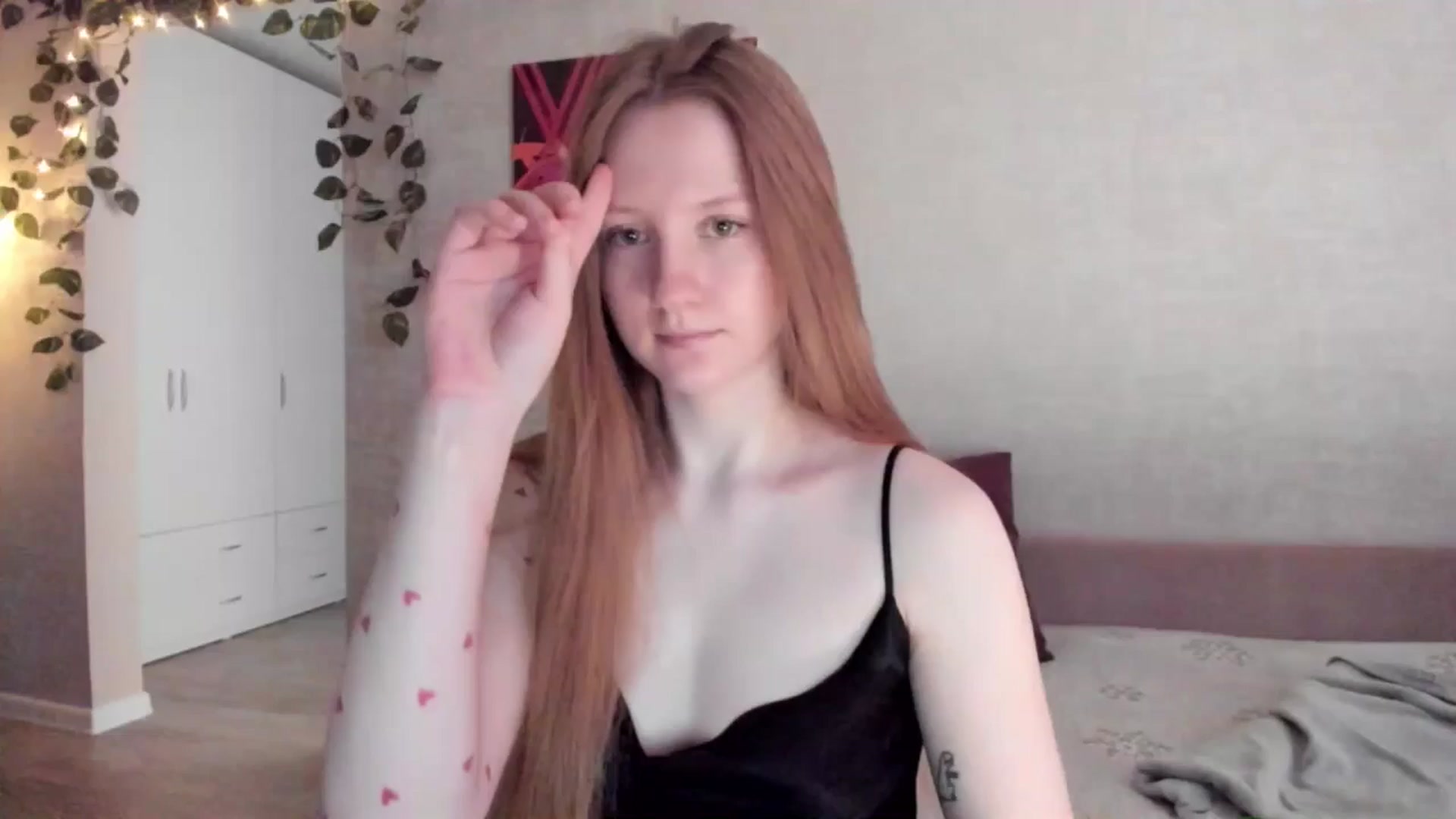 Gallery image thumbnail from girlyAlicey's myfreecams stream on, 03/30/2025, 04:37 image 14 of 20