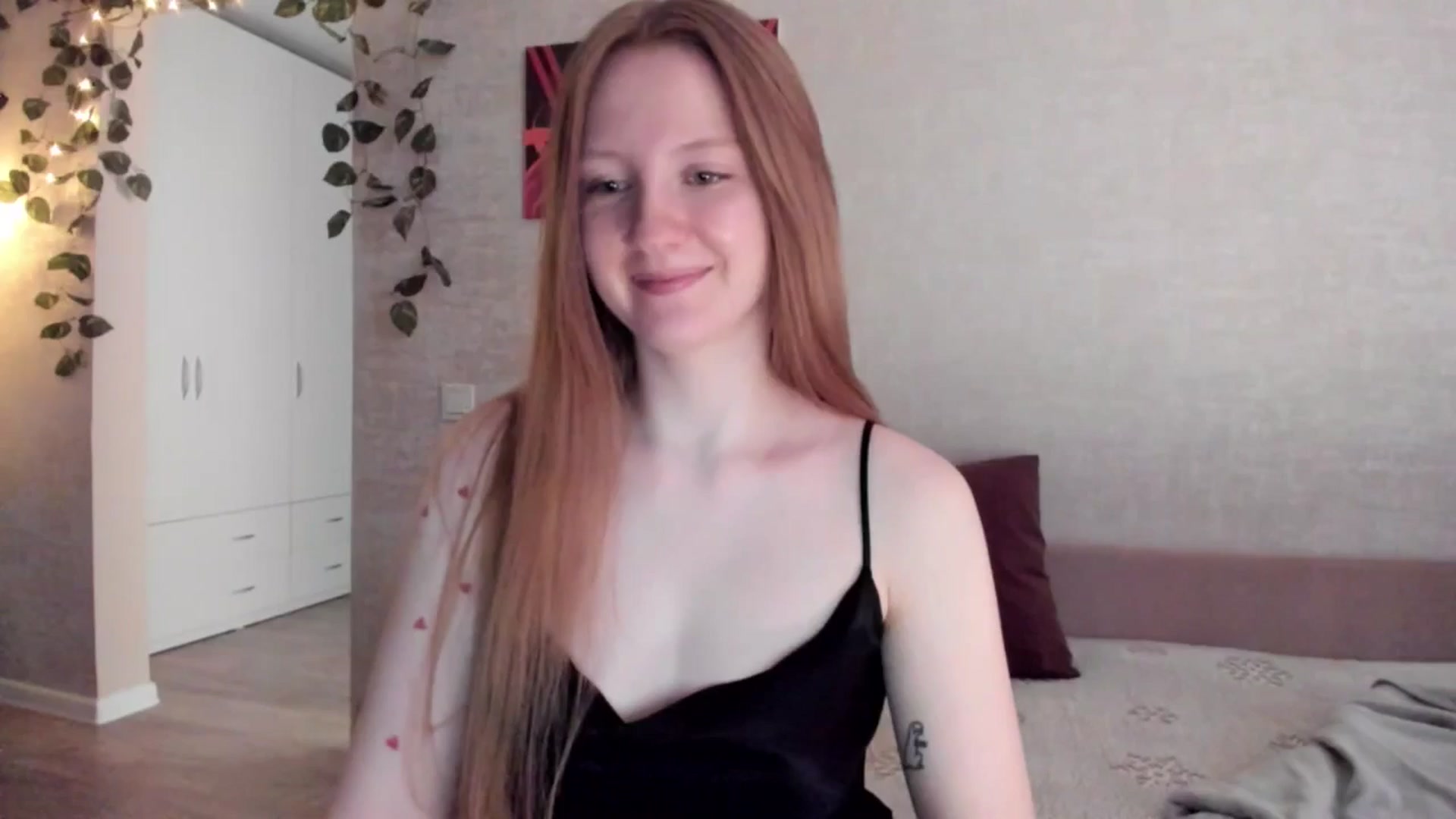 Gallery image thumbnail from girlyAlicey's myfreecams stream on, 03/30/2025, 04:37 image 7 of 20