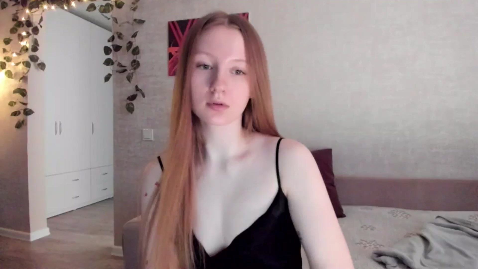 Gallery image thumbnail from girlyAlicey's myfreecams stream on, 03/30/2025, 04:37 image 15 of 20