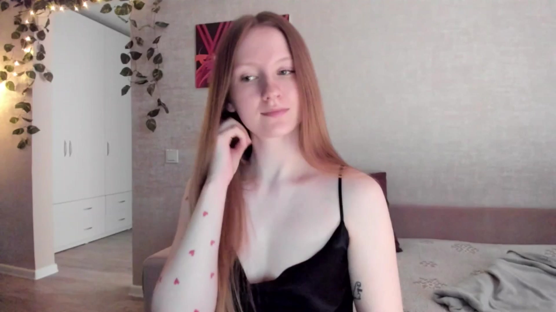 Gallery image thumbnail from girlyAlicey's myfreecams stream on, 03/30/2025, 04:37 image 13 of 20