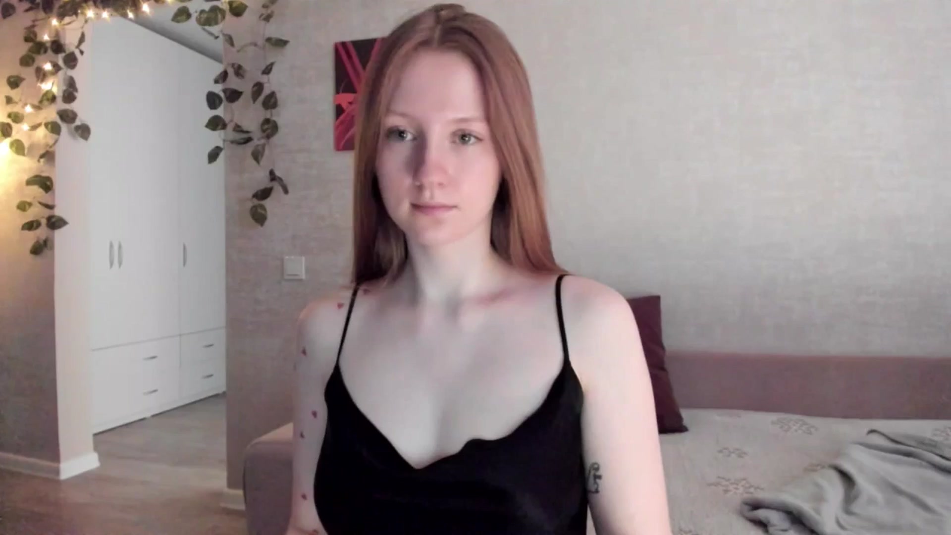 Gallery image thumbnail from girlyAlicey's myfreecams stream on, 03/30/2025, 04:37 image 19 of 20