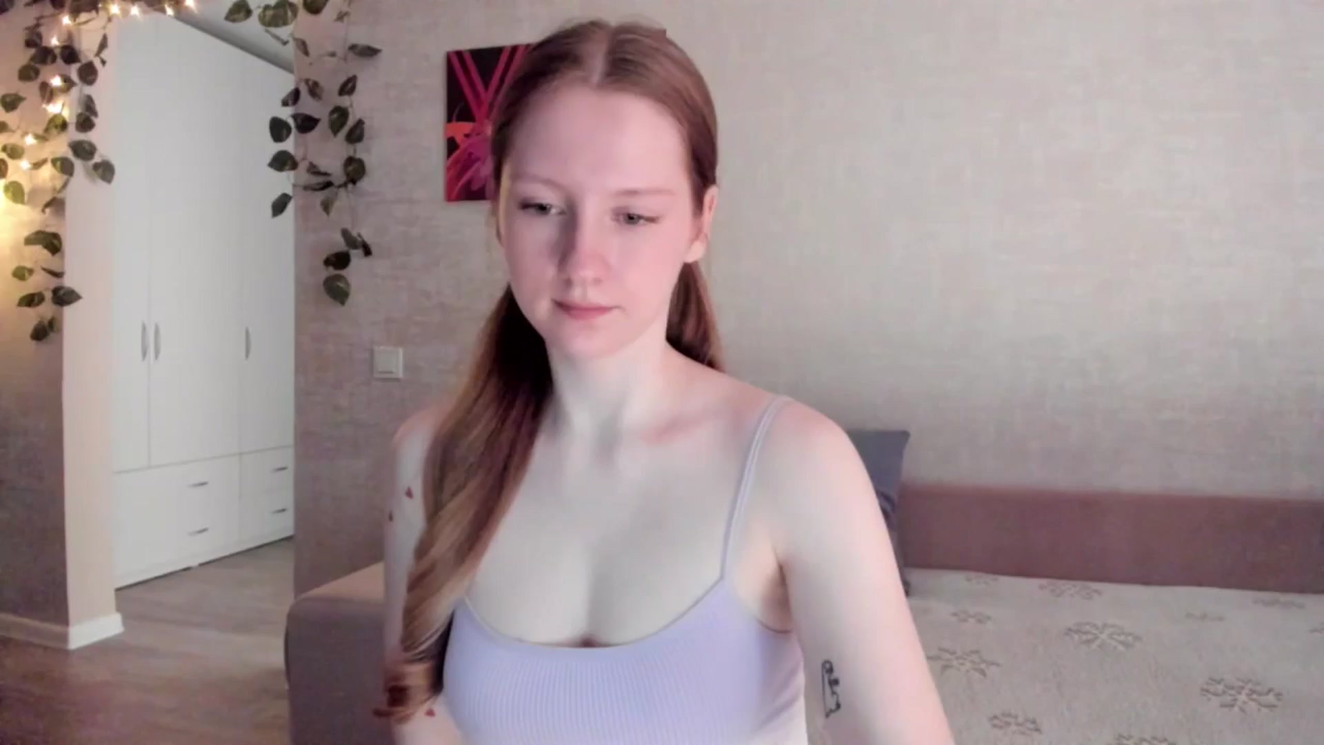 Gallery image thumbnail from girlyAlicey's myfreecams stream on, 03/31/2025, 03:55 image 18 of 20