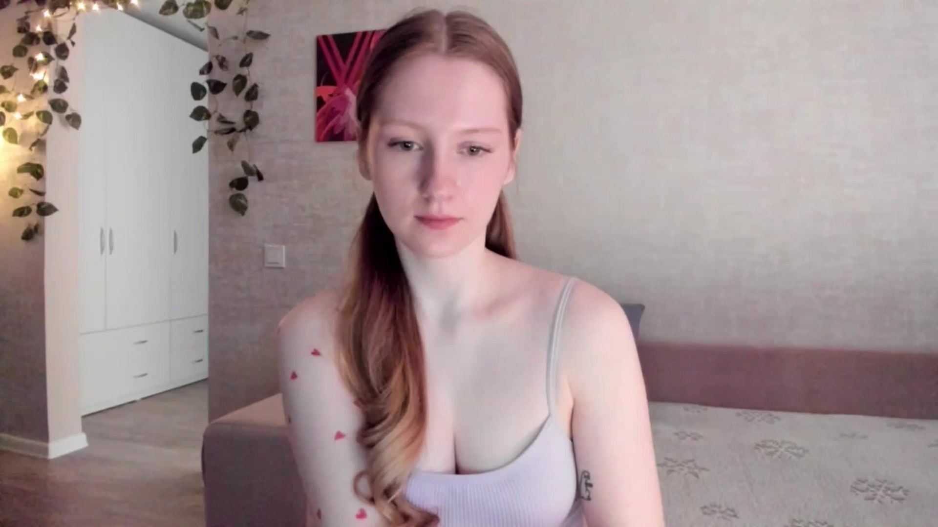 Gallery image thumbnail from girlyAlicey's myfreecams stream on, 03/31/2025, 03:55 image 9 of 20