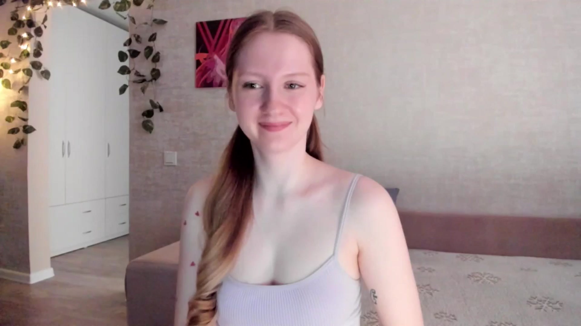 Gallery image thumbnail from girlyAlicey's myfreecams stream on, 03/31/2025, 03:55 image 19 of 20