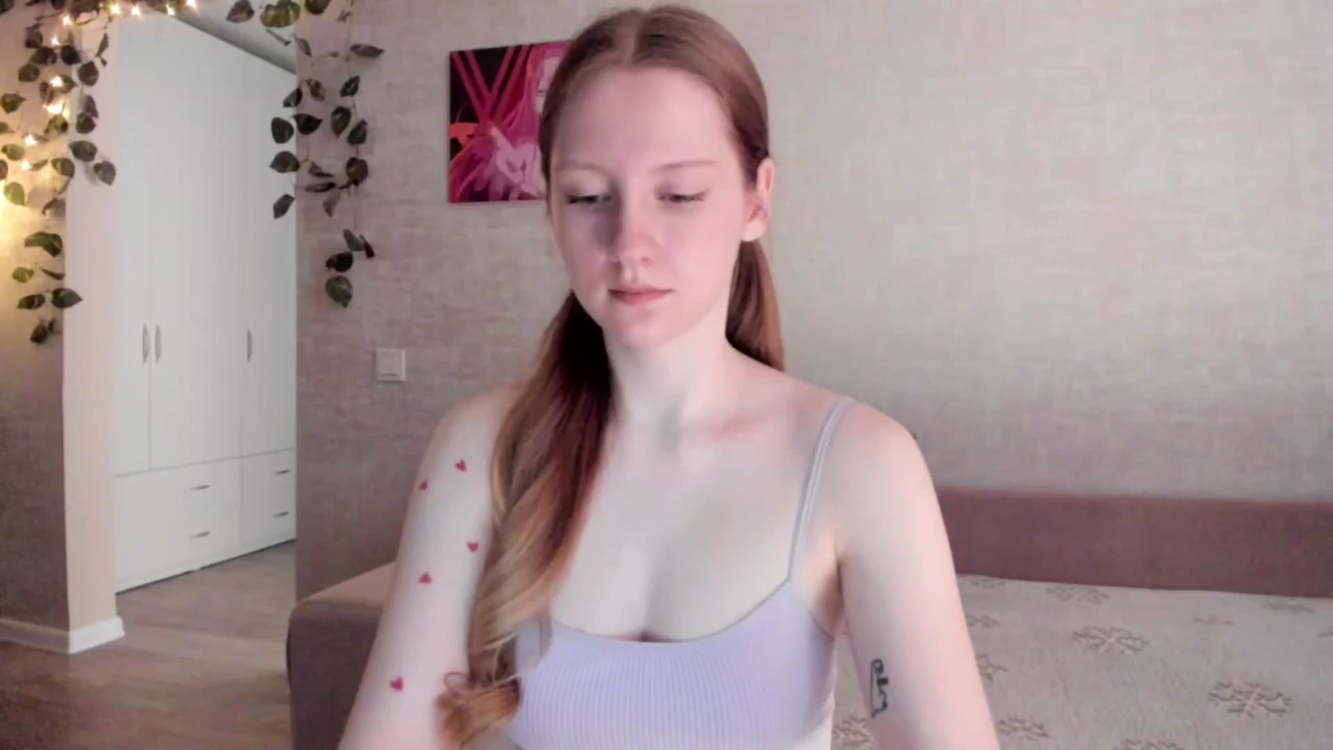 Gallery image thumbnail from girlyAlicey's myfreecams stream on, 03/31/2025, 03:55 image 14 of 20