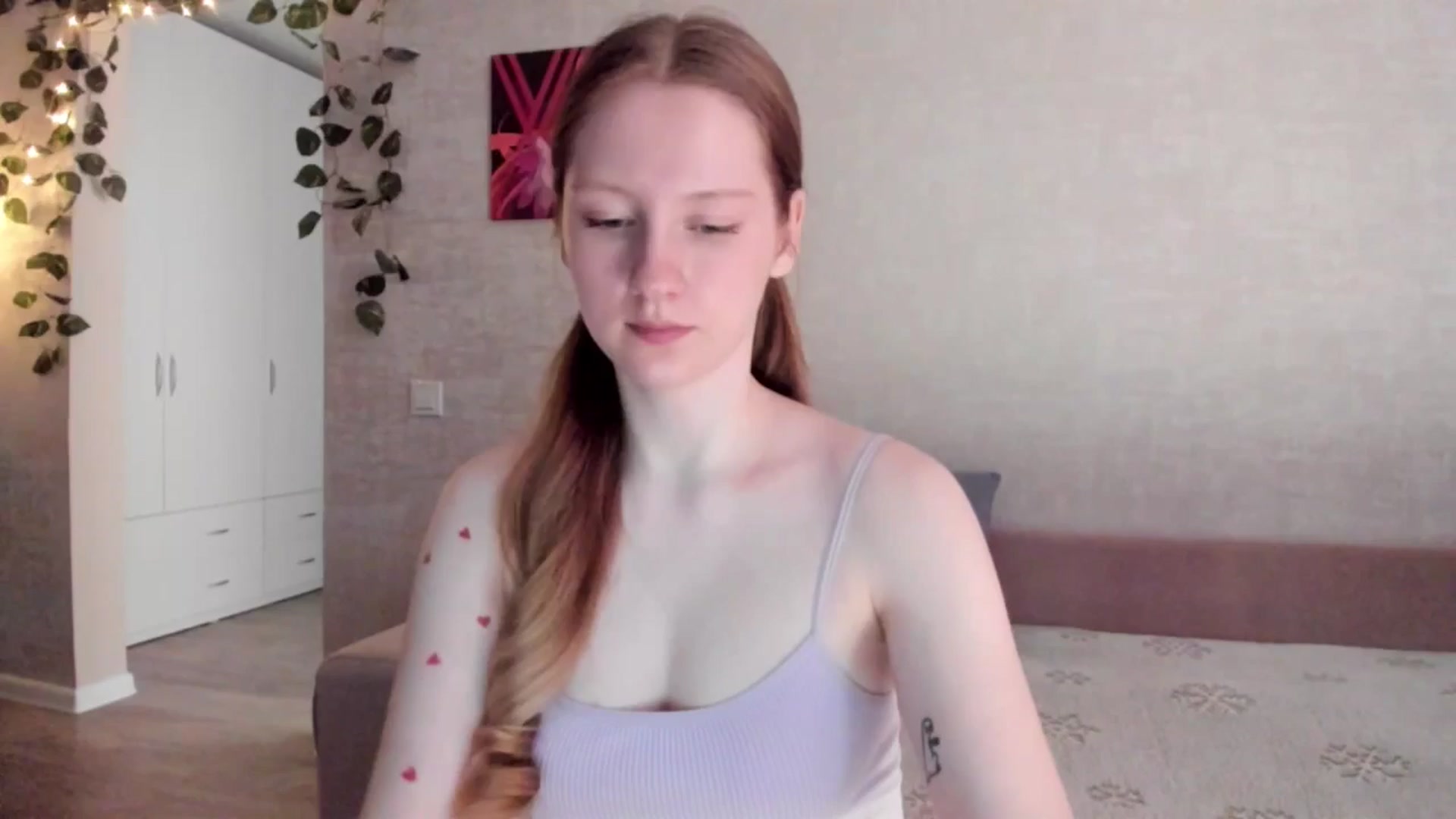 Gallery image thumbnail from girlyAlicey's myfreecams stream on, 03/31/2025, 03:55 image 20 of 20