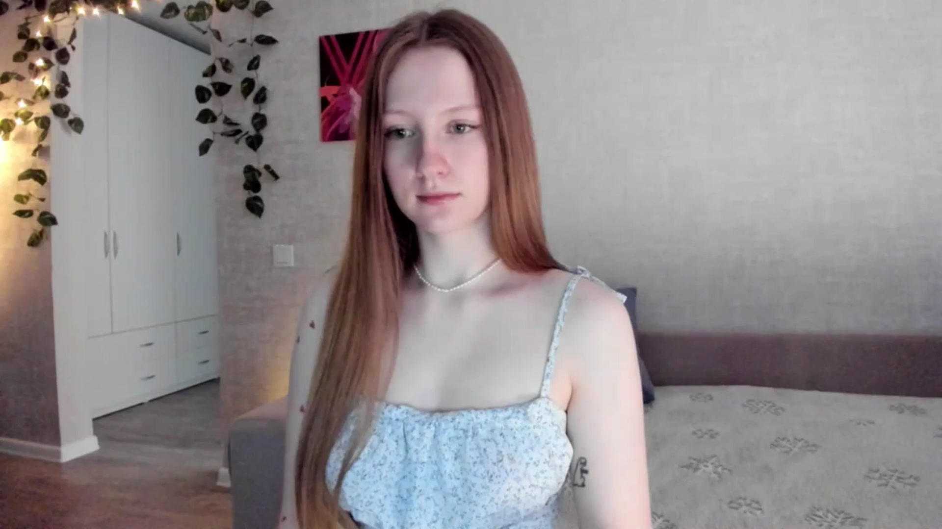 Gallery image thumbnail from girlyAlicey's myfreecams stream on, 04/02/2025, 04:52 image 17 of 20