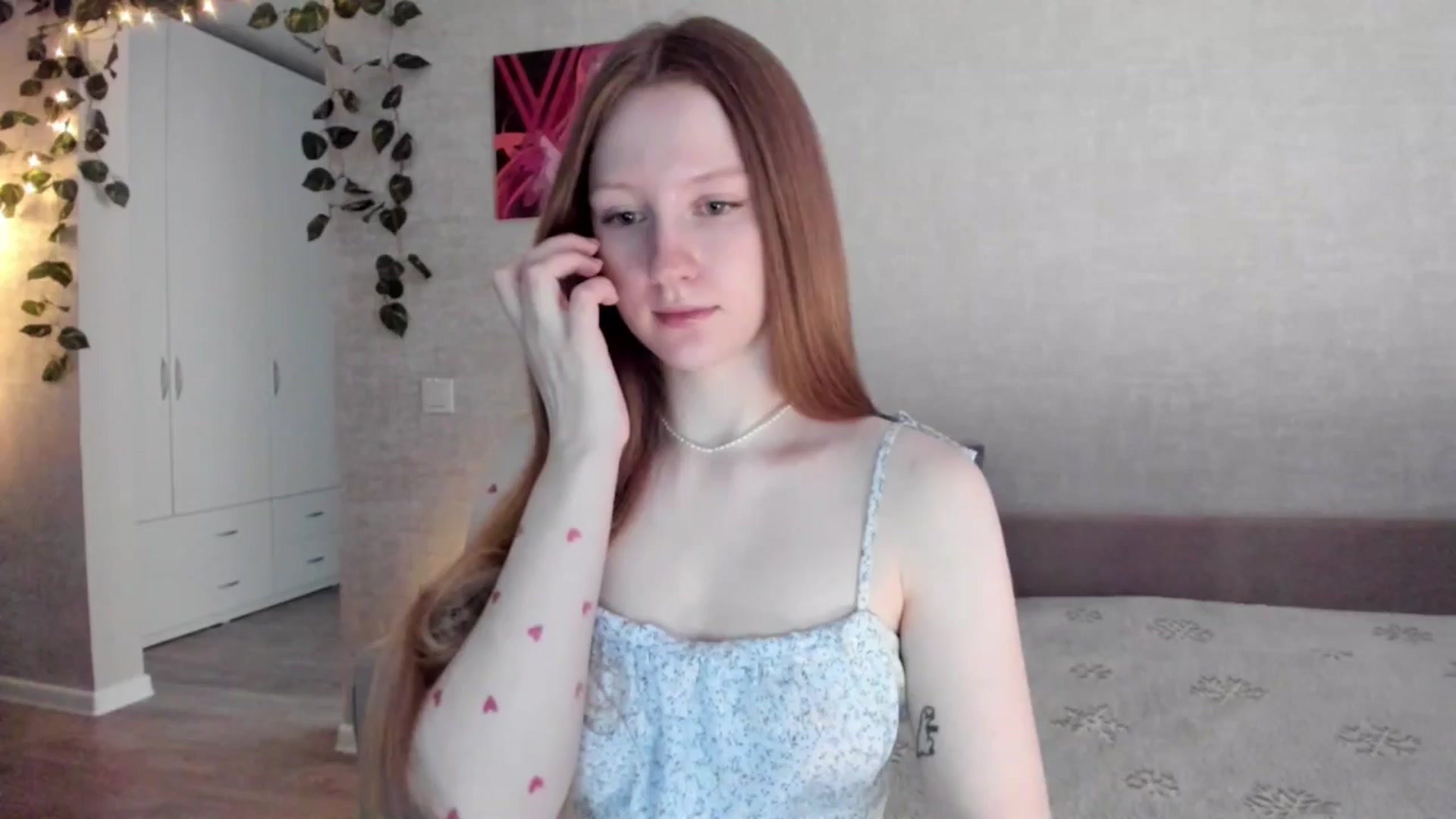 Gallery image thumbnail from girlyAlicey's myfreecams stream on, 04/02/2025, 04:52 image 19 of 20