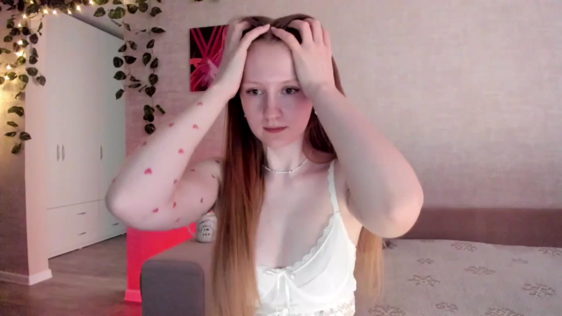 Gallery image thumbnail from girlyAlicey's myfreecams stream on, 04/03/2025, 05:48 image 17 of 20