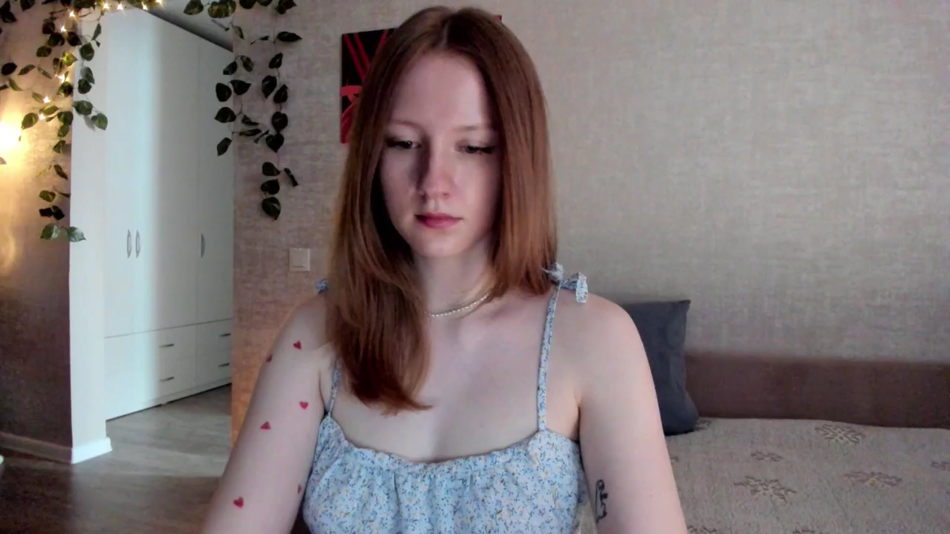 Gallery image thumbnail from girlyAlicey's myfreecams stream on, 04/14/2025, 04:18 image 11 of 20