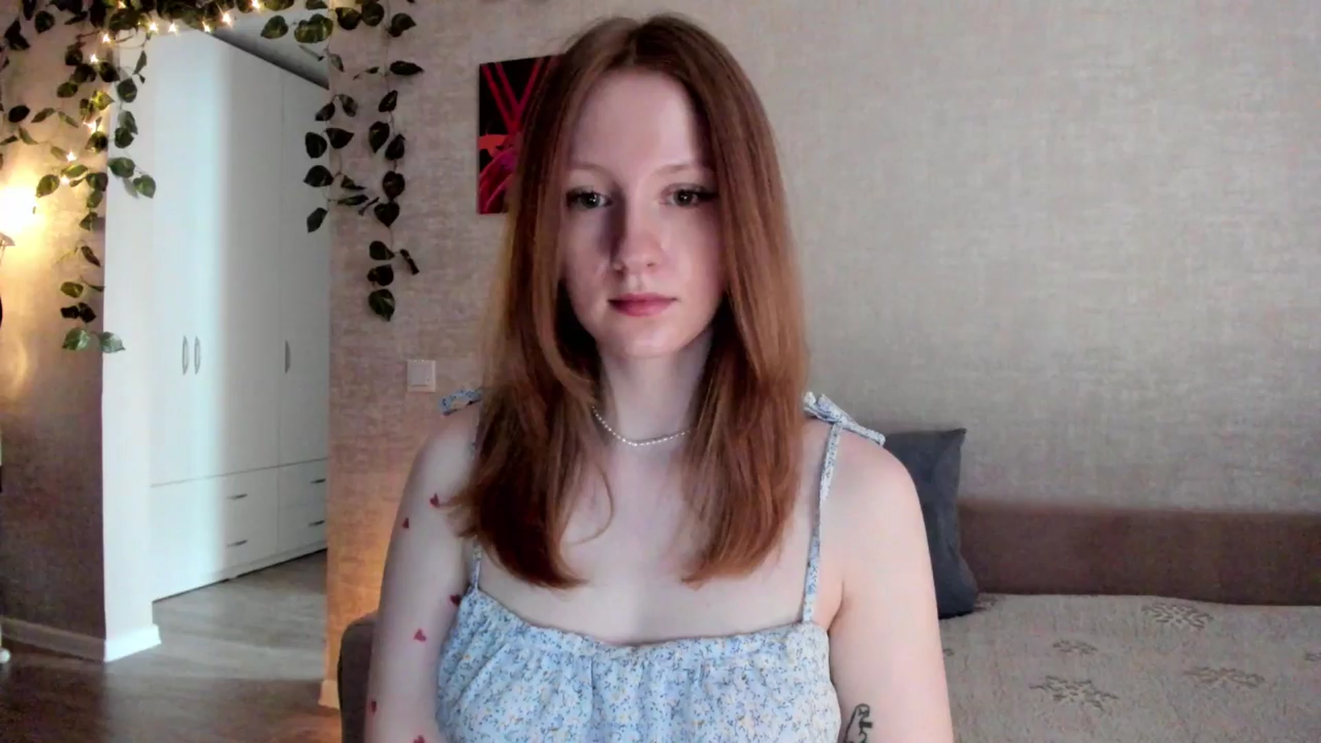Gallery image thumbnail from girlyAlicey's myfreecams stream on, 04/14/2025, 04:18 image 16 of 20