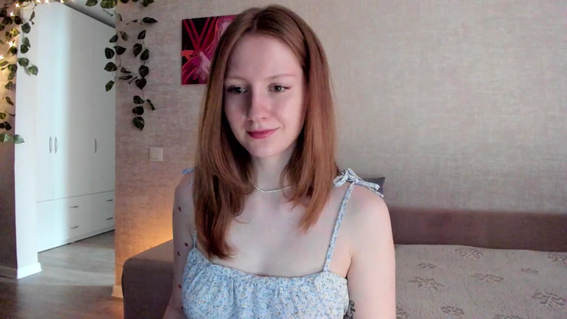 Gallery image thumbnail from girlyAlicey's myfreecams stream on, 04/14/2025, 04:18 image 5 of 20