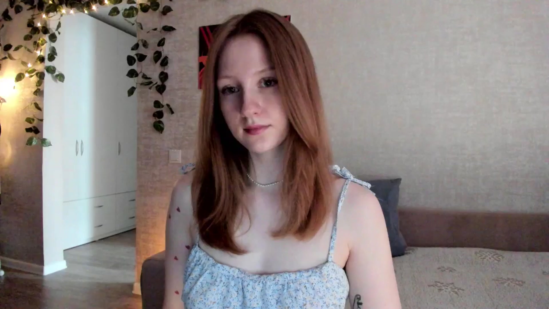 Gallery image thumbnail from girlyAlicey's myfreecams stream on, 04/14/2025, 04:18 image 17 of 20