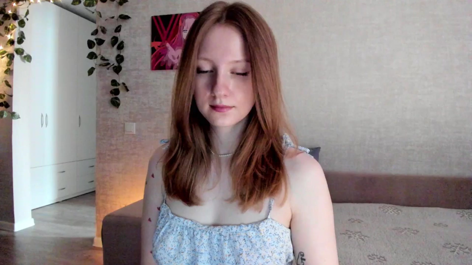 Gallery image thumbnail from girlyAlicey's myfreecams stream on, 04/14/2025, 04:18 image 8 of 20