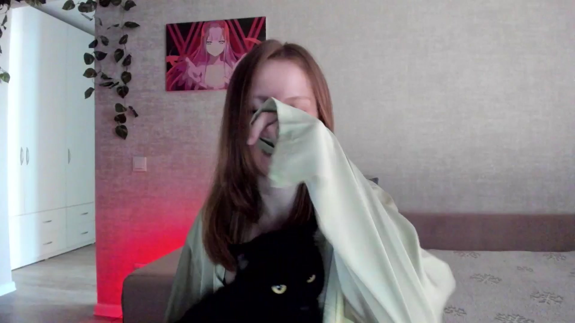 Gallery image thumbnail from girlyAlicey's myfreecams stream on, 04/16/2025, 04:21 image 10 of 20