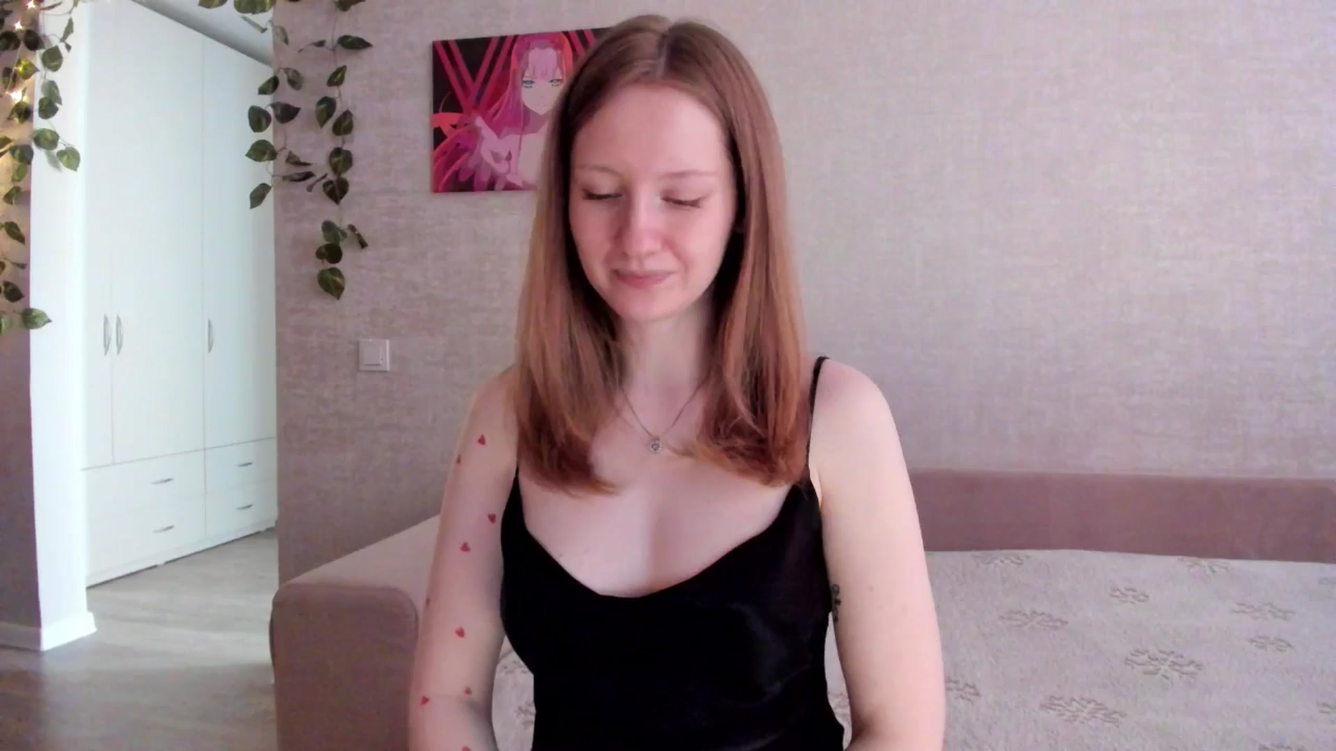 Gallery image thumbnail from girlyAlicey's myfreecams stream on, 04/19/2025, 05:21 image 19 of 20