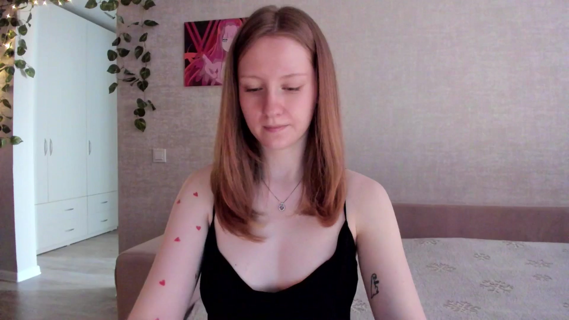 Gallery image thumbnail from girlyAlicey's myfreecams stream on, 04/19/2025, 05:21 image 16 of 20