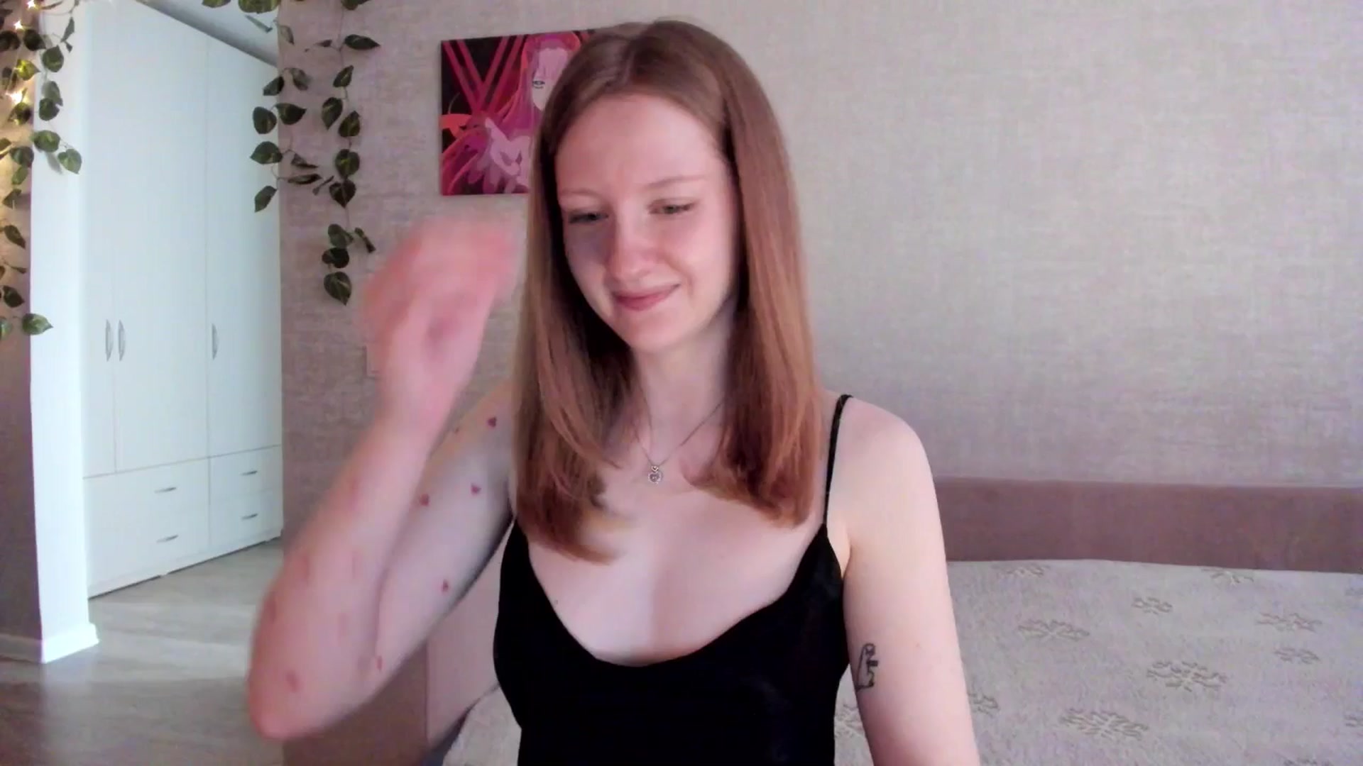 Gallery image thumbnail from girlyAlicey's myfreecams stream on, 04/19/2025, 05:21 image 18 of 20
