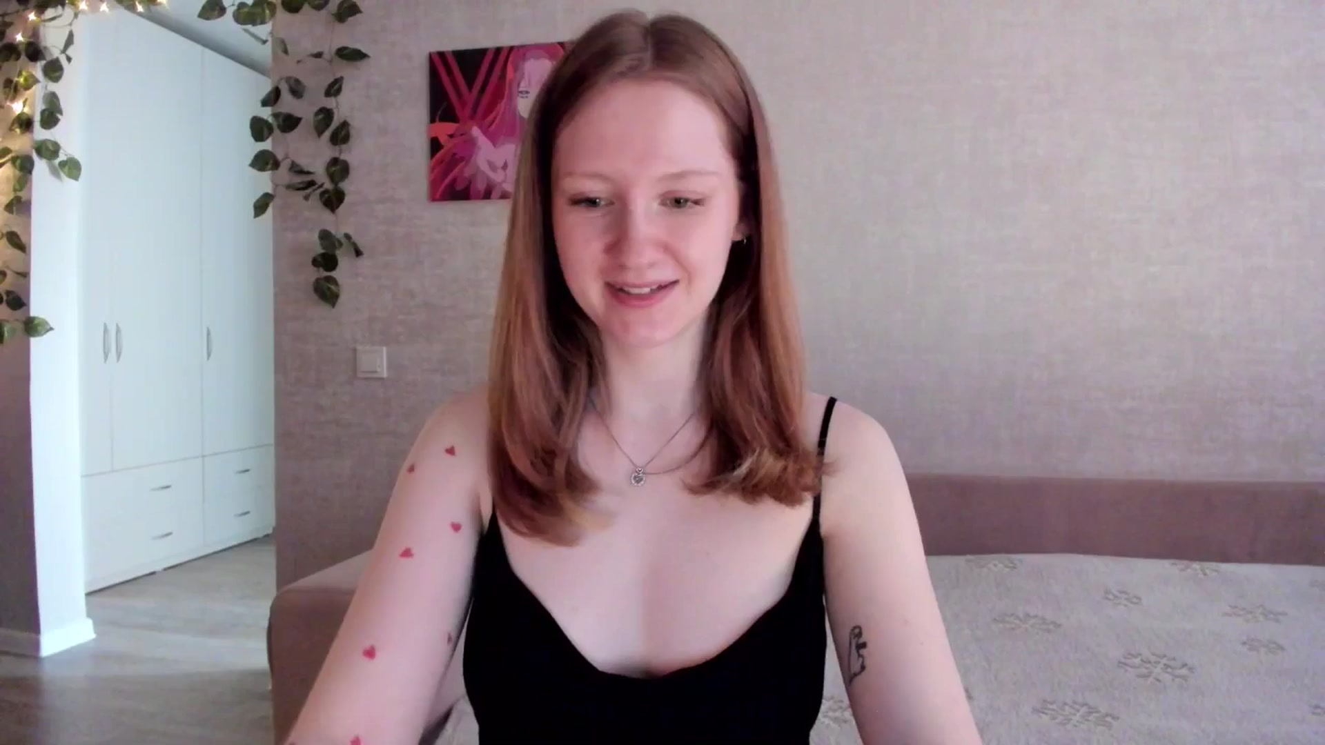 Gallery image thumbnail from girlyAlicey's myfreecams stream on, 04/19/2025, 05:21 image 12 of 20
