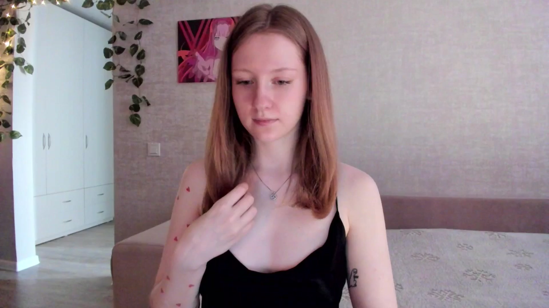 Gallery image thumbnail from girlyAlicey's myfreecams stream on, 04/19/2025, 05:21 image 14 of 20