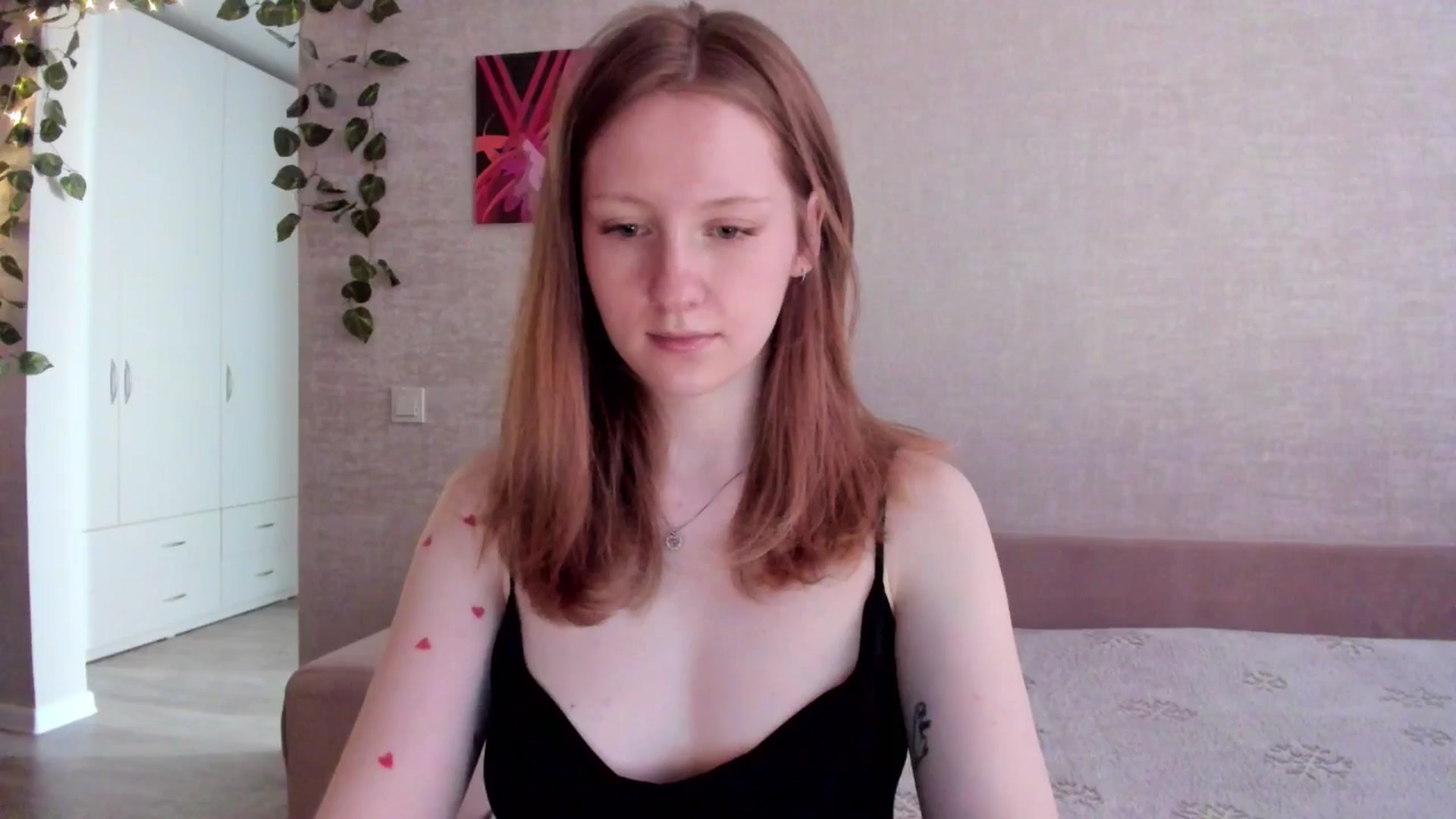 Gallery image thumbnail from girlyAlicey's myfreecams stream on, 04/19/2025, 05:21 image 3 of 20
