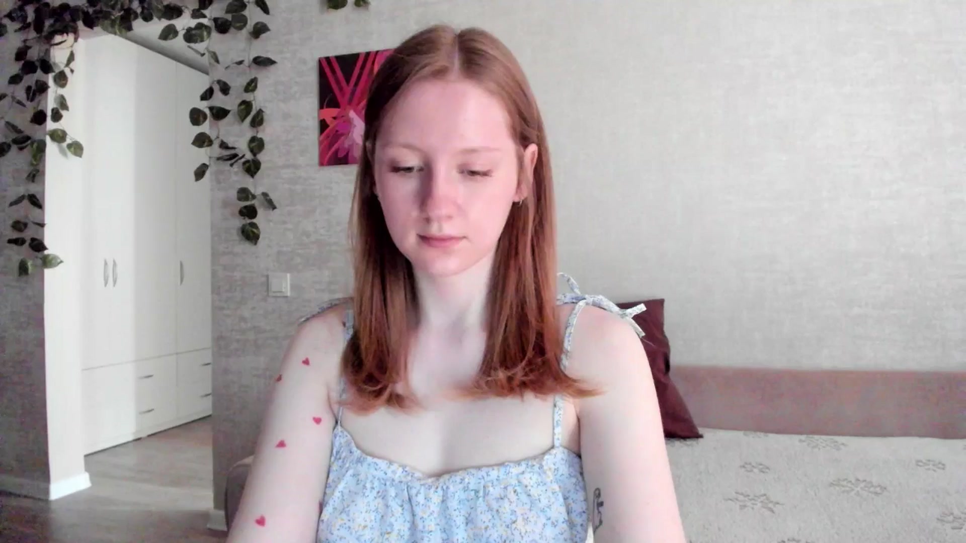 Gallery image thumbnail from girlyAlicey's myfreecams stream on, 04/27/2025, 04:23 image 16 of 20