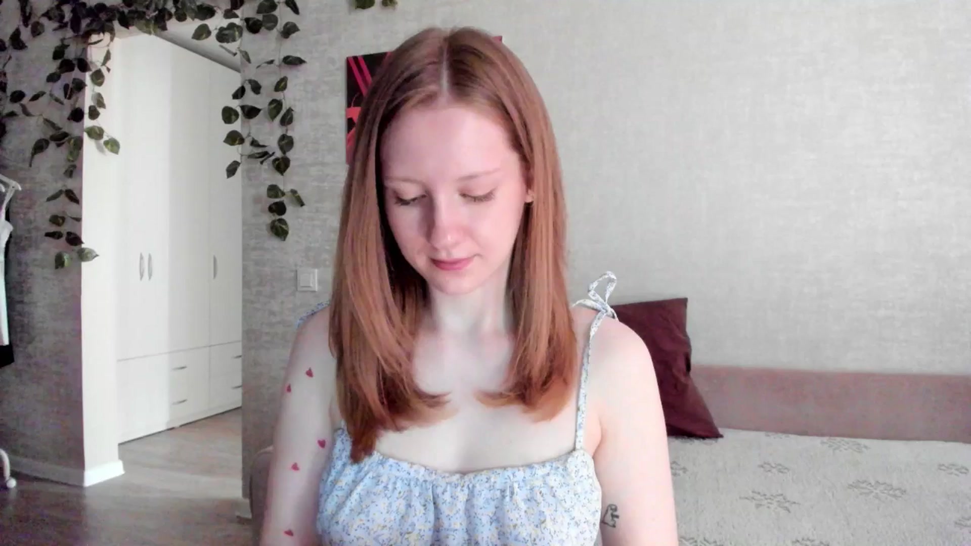 Gallery image thumbnail from girlyAlicey's myfreecams stream on, 04/27/2025, 04:23 image 4 of 20