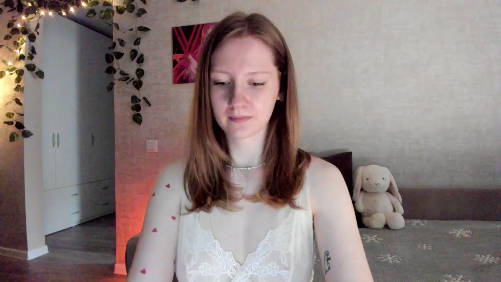 Gallery image thumbnail from girlyAlicey's myfreecams stream on, 04/28/2025, 04:37 image 16 of 20