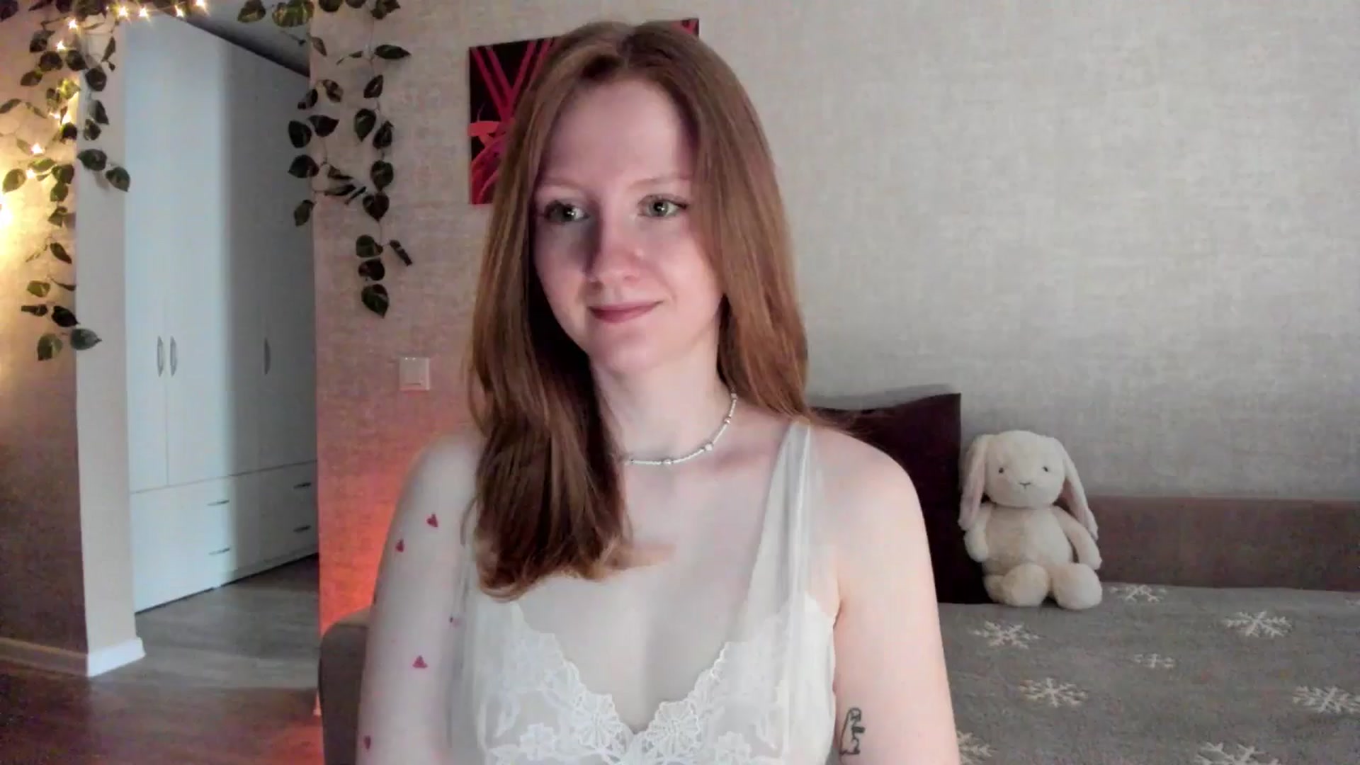 Gallery image thumbnail from girlyAlicey's myfreecams stream on, 04/28/2025, 04:37 image 9 of 20