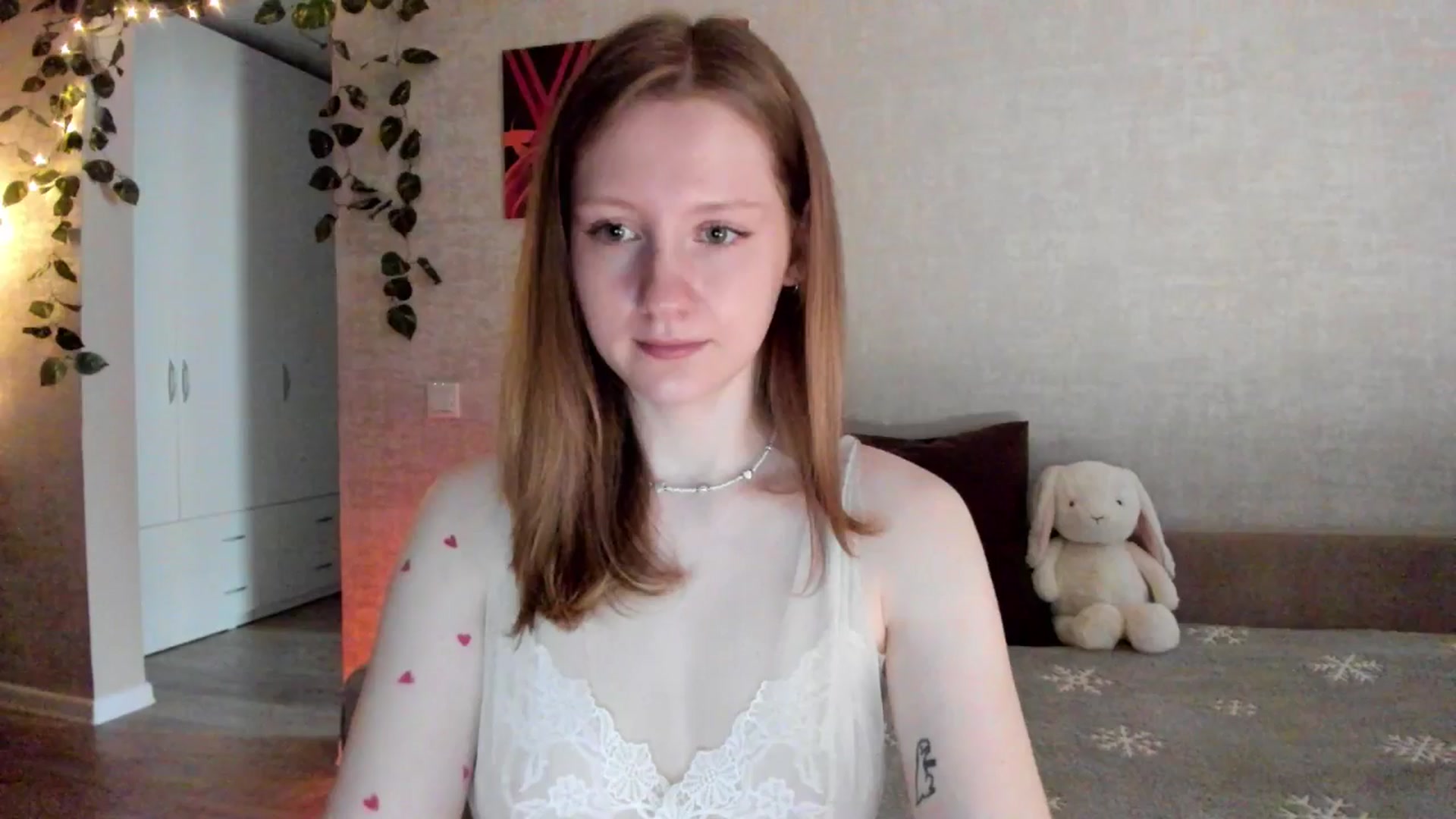 Gallery image thumbnail from girlyAlicey's myfreecams stream on, 04/28/2025, 04:37 image 10 of 20