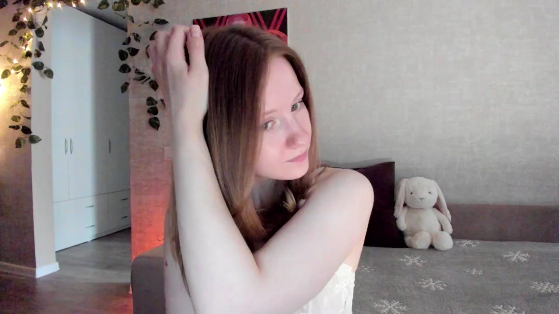 Gallery image thumbnail from girlyAlicey's myfreecams stream on, 04/28/2025, 04:37 image 7 of 20
