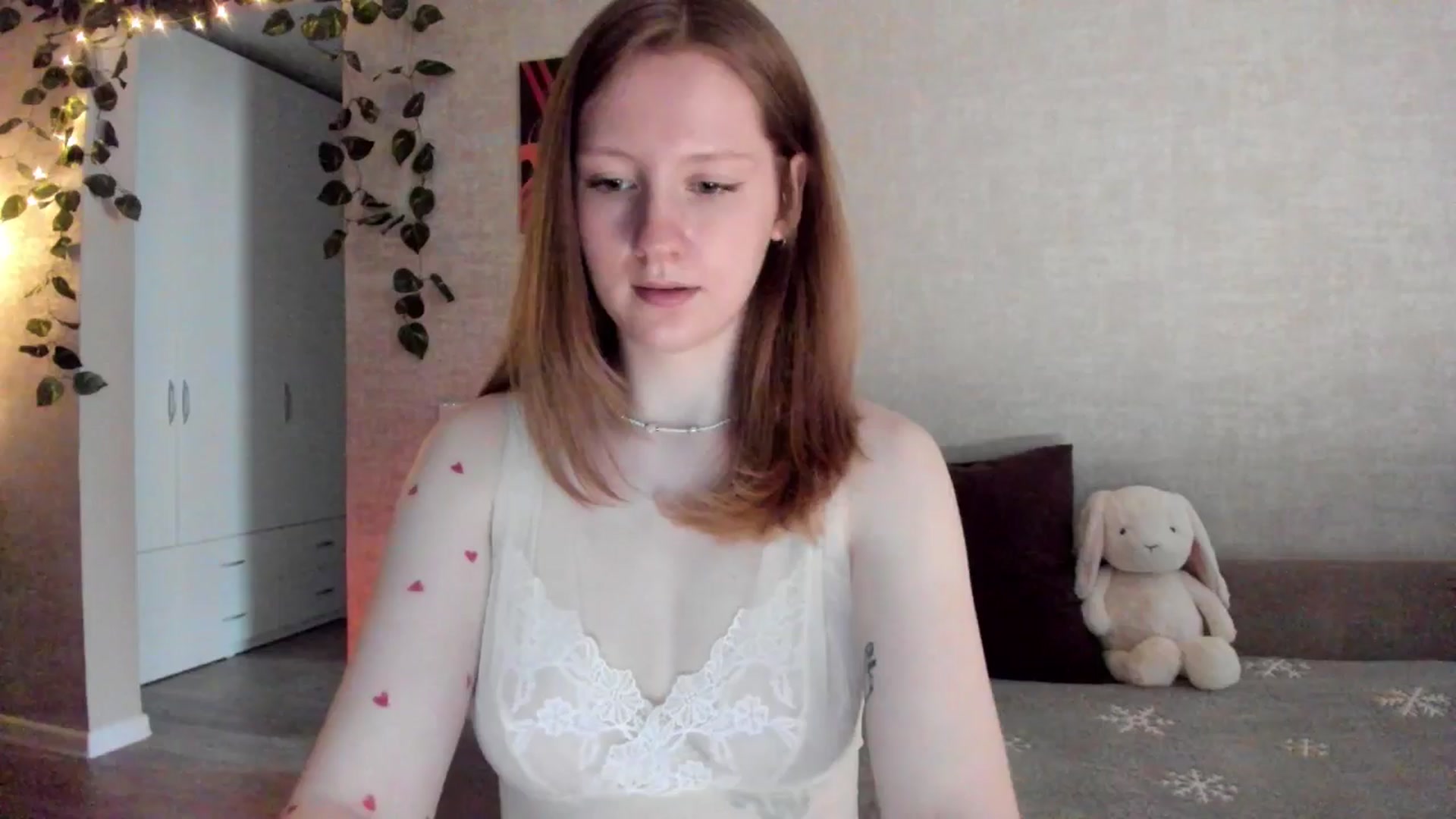 Gallery image thumbnail from girlyAlicey's myfreecams stream on, 04/28/2025, 04:37 image 12 of 20