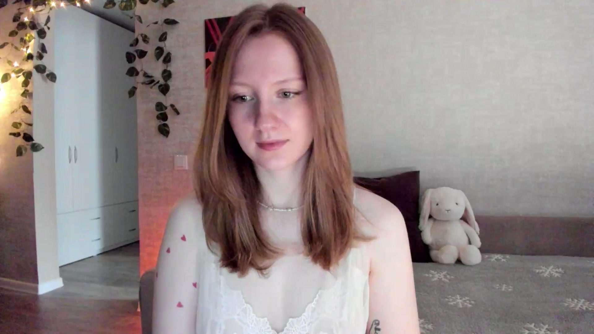 Gallery image thumbnail from girlyAlicey's myfreecams stream on, 04/28/2025, 04:37 image 8 of 20