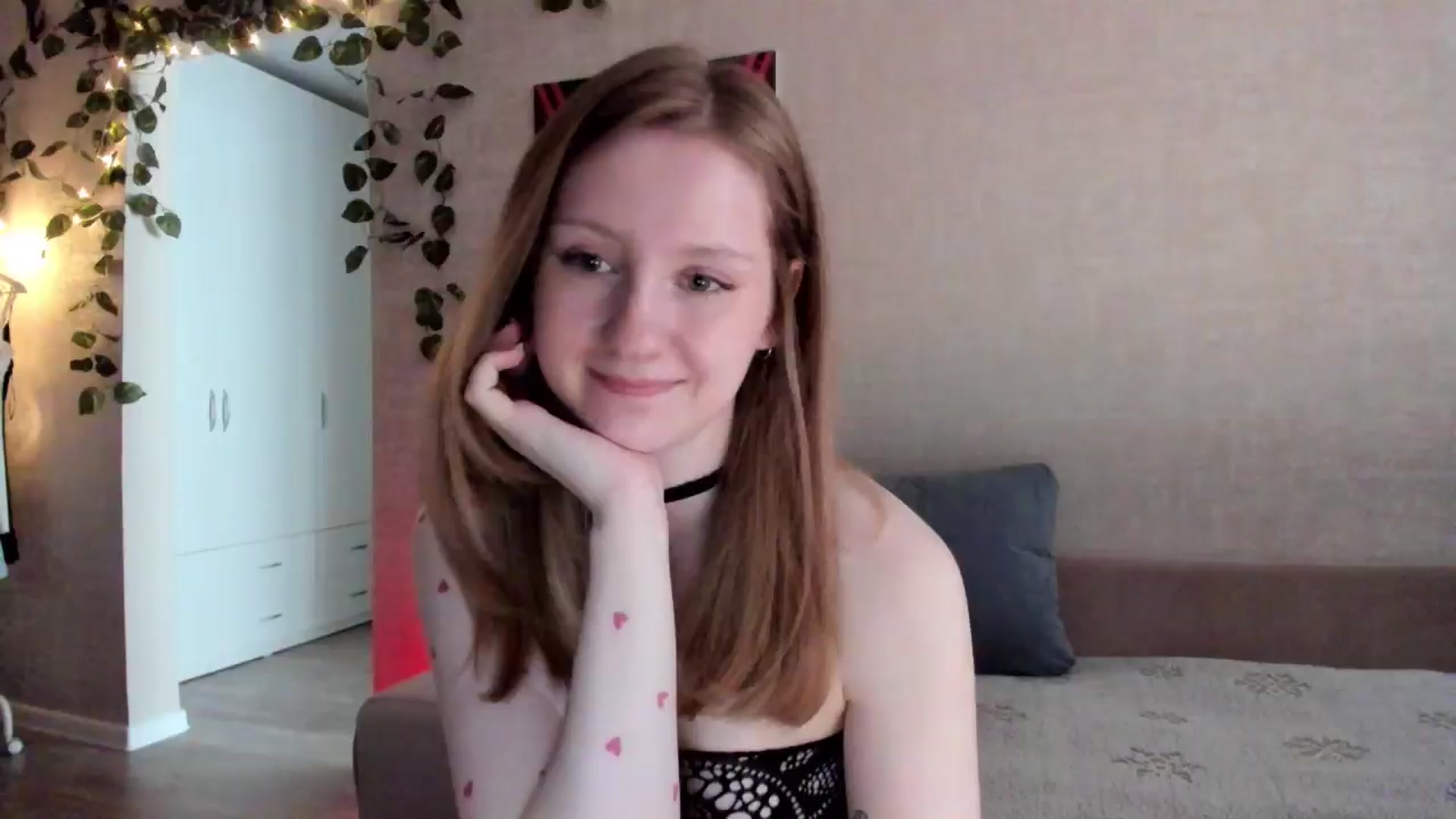 Gallery image thumbnail from girlyAlicey's myfreecams stream on, 04/30/2025, 03:39 image 2 of 20