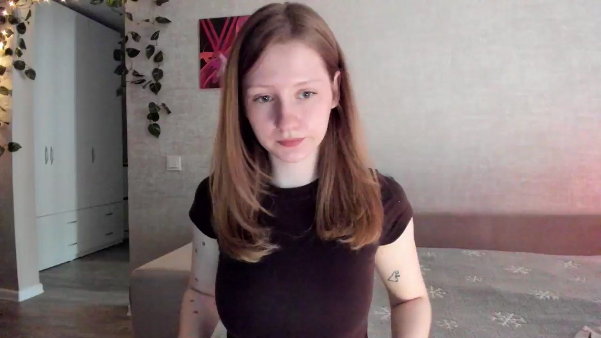 Gallery image thumbnail from girlyAlicey's myfreecams stream on, 05/13/2025, 04:41 image 9 of 20