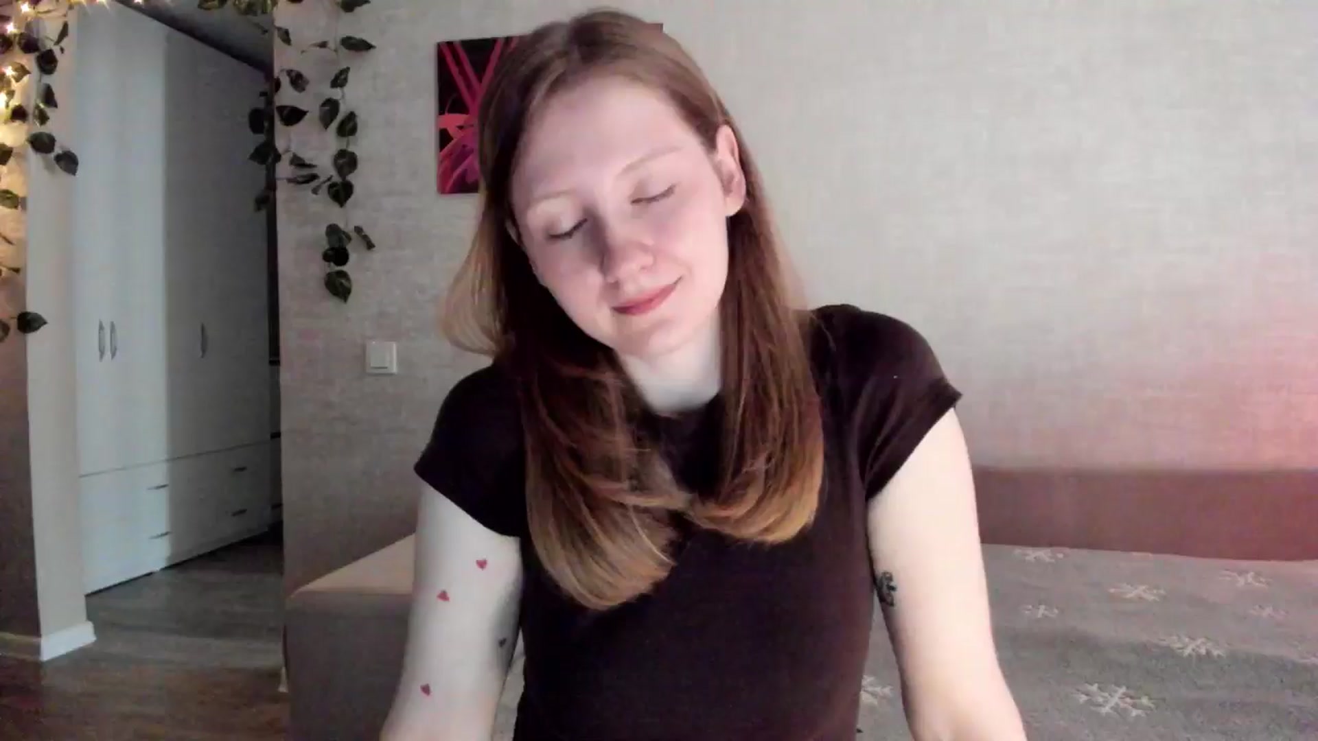 Gallery image thumbnail from girlyAlicey's myfreecams stream on, 05/13/2025, 04:41 image 10 of 20