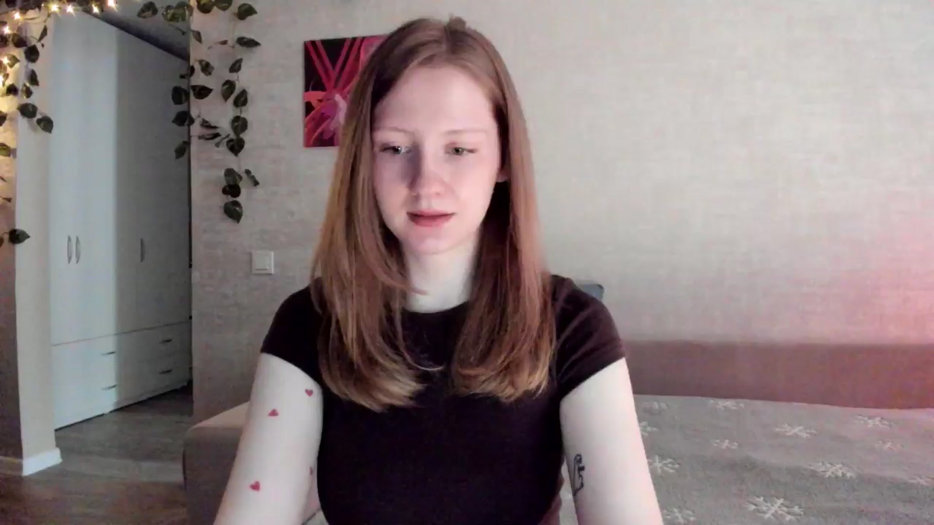 Gallery image thumbnail from girlyAlicey's myfreecams stream on, 05/13/2025, 04:41 image 4 of 20