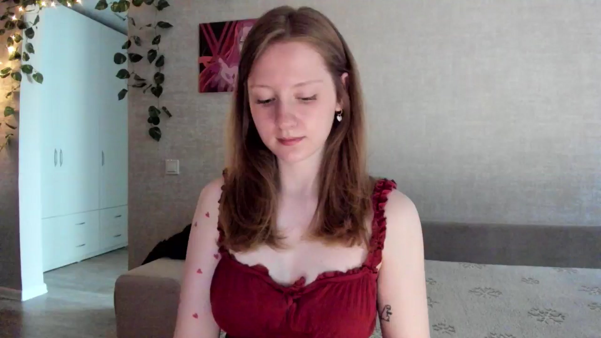 Gallery image thumbnail from girlyAlicey's myfreecams stream on, 05/16/2025, 04:39 image 8 of 20